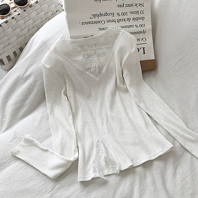 Bluza de dama alb si negru cu decolteu in V si dantela