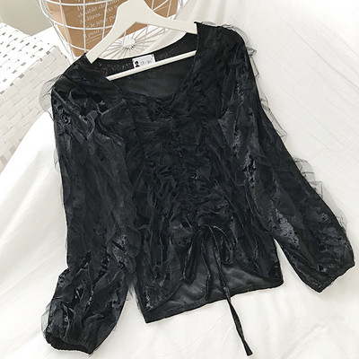 Női bársony blúz retro stílusban megkötős V-nyakkal