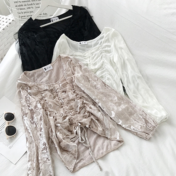 Női bársony blúz retro stílusban megkötős V-nyakkal