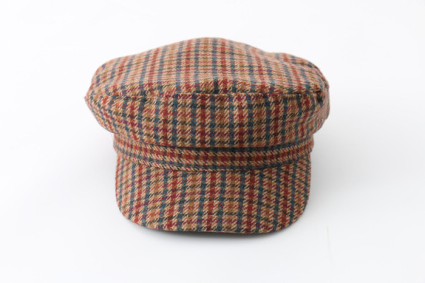 Kockás női sapka típusú sapka barna színben