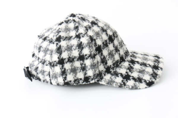 Modern kockás gyapjú baseball sapka fekete-fehér színben