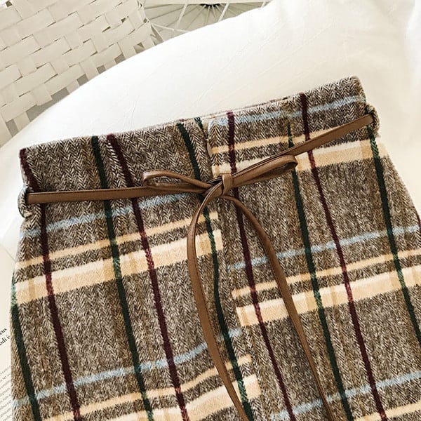 Retro stílusú kockás női szoknya szürke és barna színben, magas derékkal