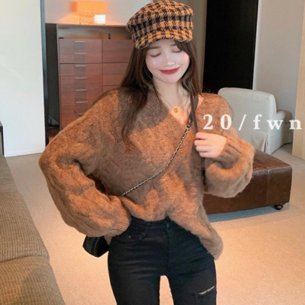 Pulover gros de iarnă cu decolteu în V în bej și maro