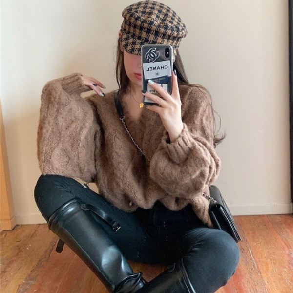 Pulover gros de iarnă cu decolteu în V în bej și maro