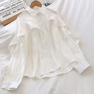 Cămașă de damă de culoare gri, bej și alb cu guler clasic și mâneci lungi