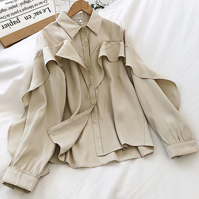 Cămașă de damă de culoare gri, bej și alb cu guler clasic și mâneci lungi