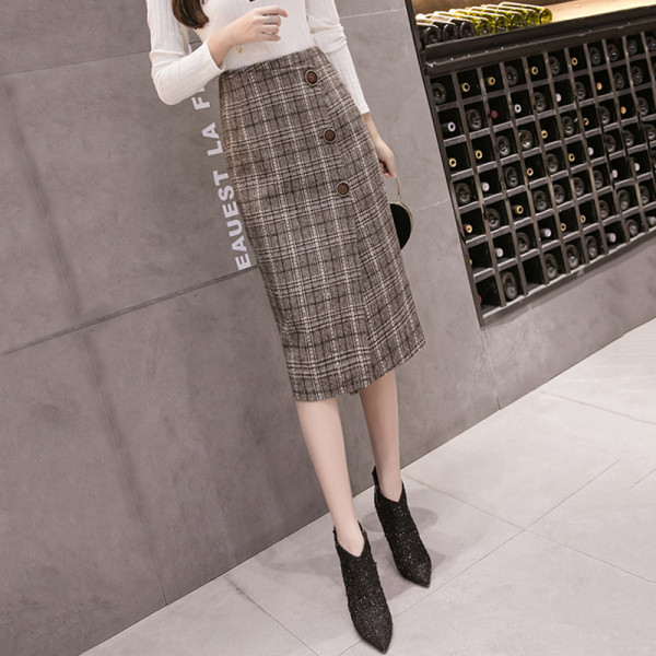 Gyapjú kockás szoknya magas derékkal és szürke gombokkal