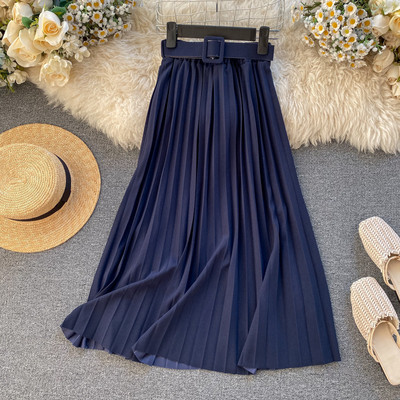 Női hajtogatott szoknya magas derékkal és övvel, kék, sárga, piros és bézs színben