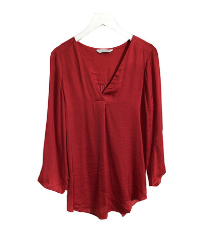 Alkalmi női blúz V-nyakú és 7/8-as ujjakkal