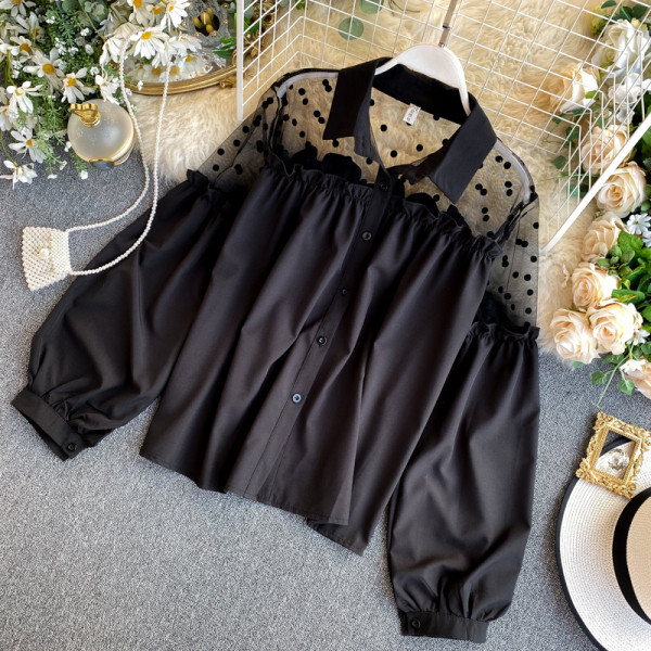 Stílusos női ing fehér és fekete színben klasszikus gallérral és széles ujjakkal