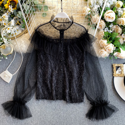 Cămașă de damă în negru, alb și bej cu mâneci din tul și perle