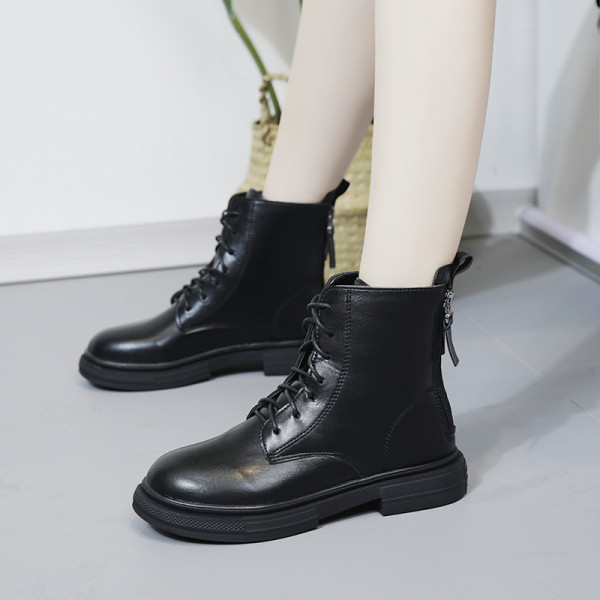 Női téli csizma ökobőr cipzárral fekete színben