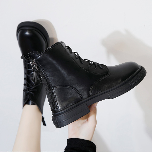 Női téli csizma ökobőr cipzárral fekete színben