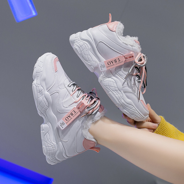 Дамски маратонки с мека подплата и цветни връзки в бял цвят 