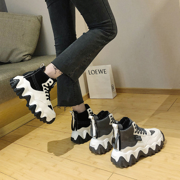 Női tornacipő érdes talppal, puha béléssel, fehér és szürke színben