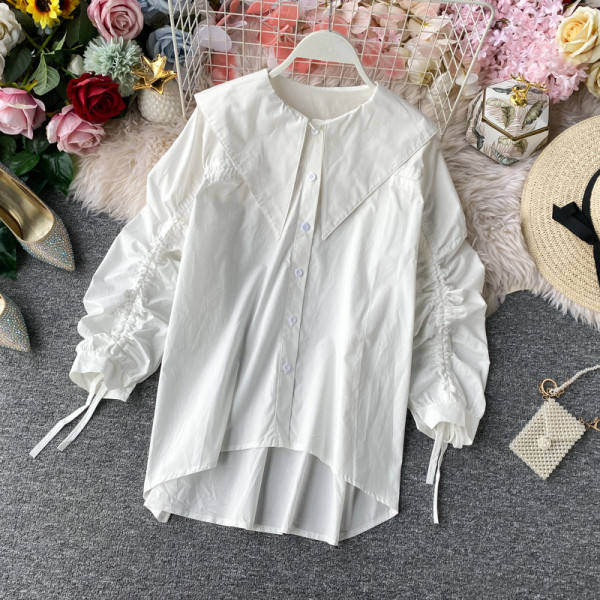 Cămașă modernă de damă asimetrică cu nasturi și cravate în alb și negru