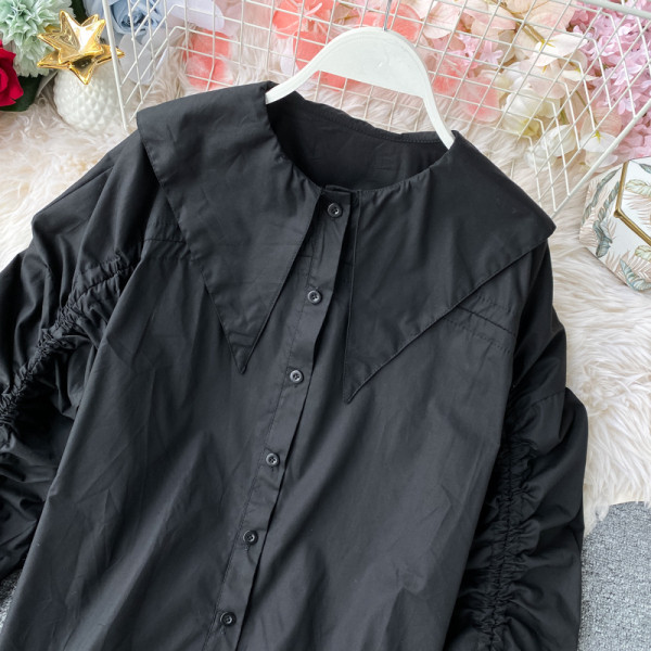 Cămașă modernă de damă asimetrică cu nasturi și cravate în alb și negru