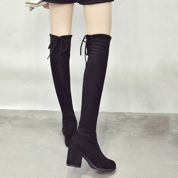 Női velúr téli csizma vastag sarokkal - fekete színben több modellben