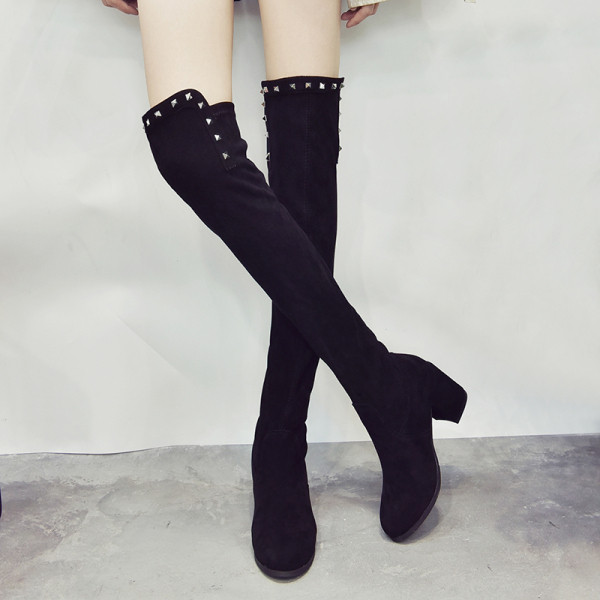 Női velúr téli csizma vastag sarokkal - fekete színben több modellben