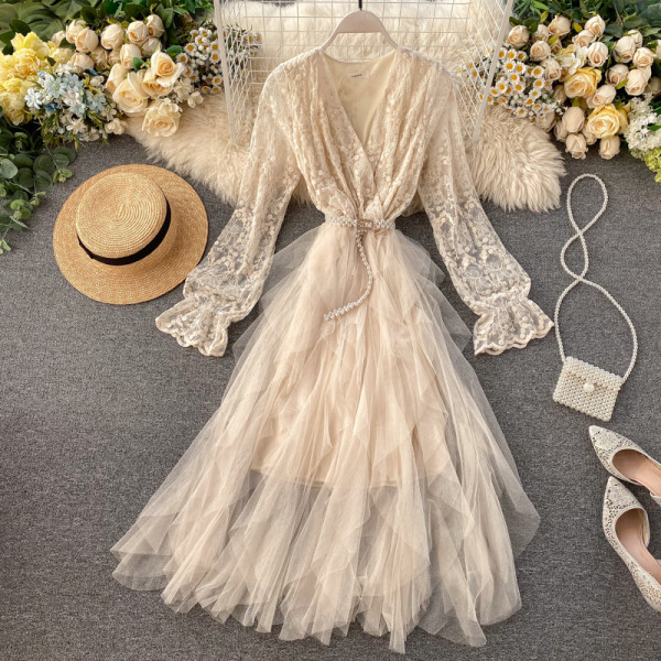 Rochie de dama lunga din dantela cu curea din tul si perle in negru si bej