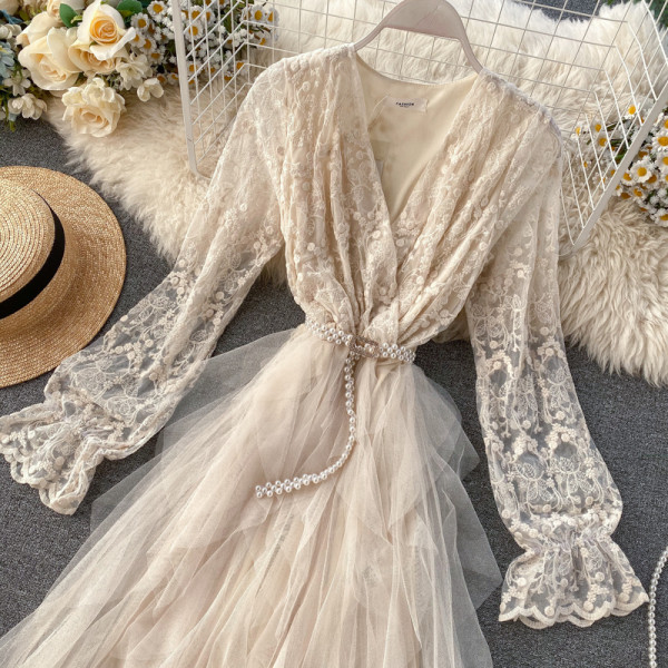 Rochie de dama lunga din dantela cu curea din tul si perle in negru si bej