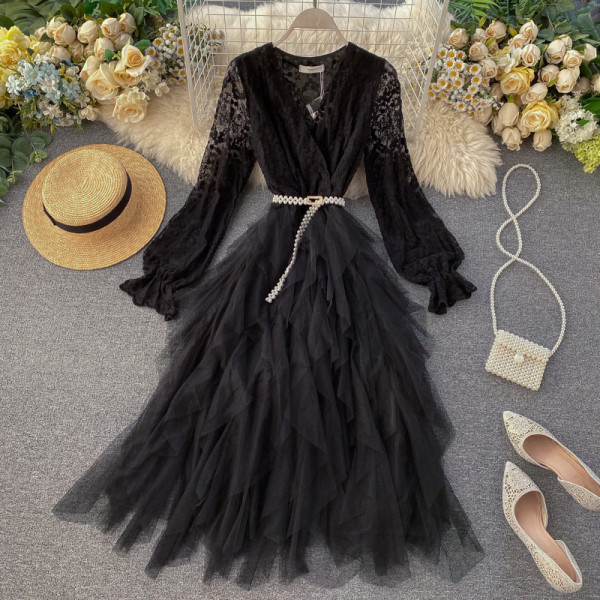 Rochie de dama lunga din dantela cu curea din tul si perle in negru si bej