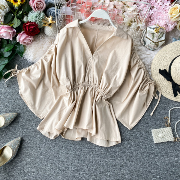 Modern női blúz csipkeujjal és spitz nyakkivágással, négy színben