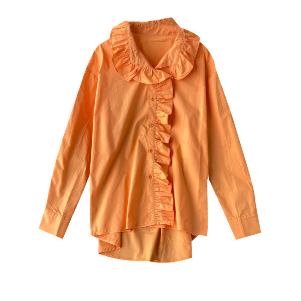 Modern női ing gombokkal és narancssárga, fehér, fekete és bézs színű fürtökkel