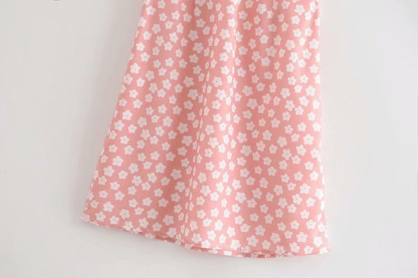 Rövid tavaszi nyári ruha rövid ujjú, csupasz vállú rózsaszín, virágmintás