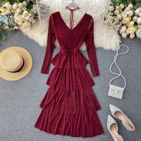 Rózsaszín, piros és fekete színű női ruha V-nyakú, fényes hatású