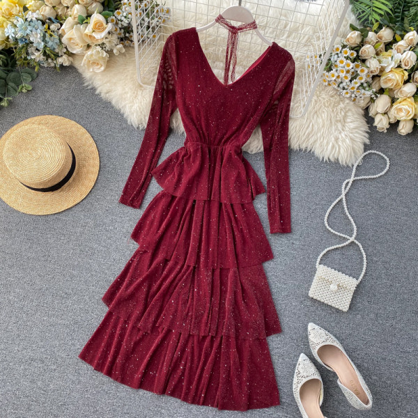 Rózsaszín, piros és fekete színű női ruha V-nyakú, fényes hatású