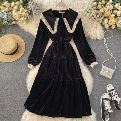 Női retro stílusú ruha fekete és barna színben, csipkével és hosszú ujjal