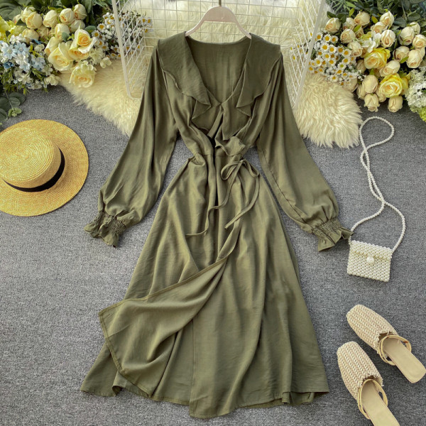 Rózsaszín, zöld és sárga női ruha V-nyakkal és fűzővel