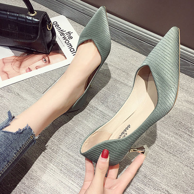 Bőr női aktuális cipő hegyes modell zöld, fehér és sárga színben