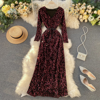 Női hosszú ruha flitterekkel, övvel és spitz nyakkivágással piros, kék, fekete és zöld színben