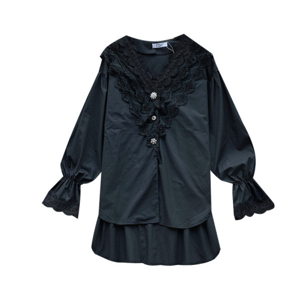 Alkalmi női, aszimmetrikus ing csipkével és spitz nyakkivágással, fehér és fekete színben