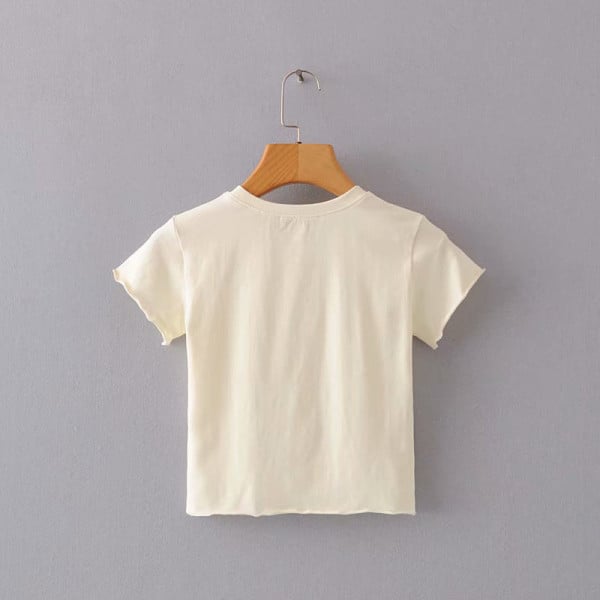 Rövid alkalmi fehér póló rövid ujjal és rátéttel