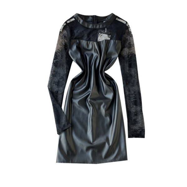 Női műbőr ruha fekete színben, hosszú ujjal és csipkével