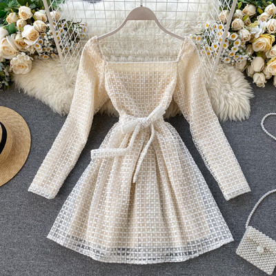 Rochie eleganta din dantela cu pietre si decolteu patrat cu centura alb-negru