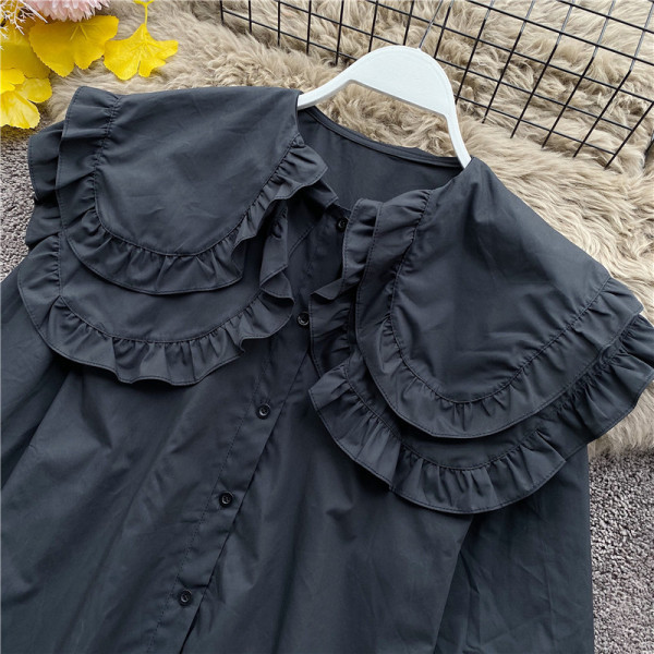 Női ing, fekete-fehér retro stílusú gombokkal