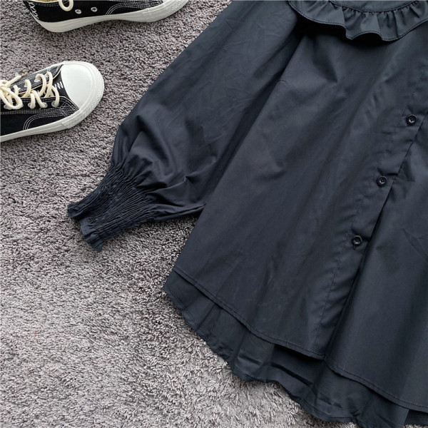 Női ing, fekete-fehér retro stílusú gombokkal