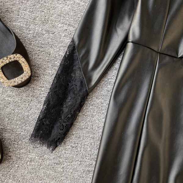 Stílusos női ruha öko bőrből, csipkével és spitz nyakkivágással, fekete színben