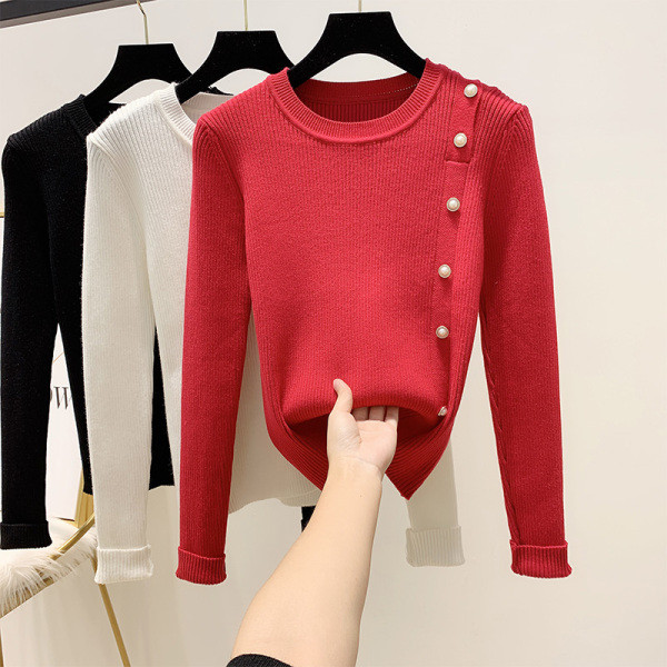 Női kötött pulóver gyöngy díszítéssel, ovális nyakkivágással