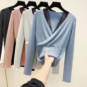 Modern női pulóver csipkével és V-nyakú kék, rózsaszín, fehér és fekete színekben