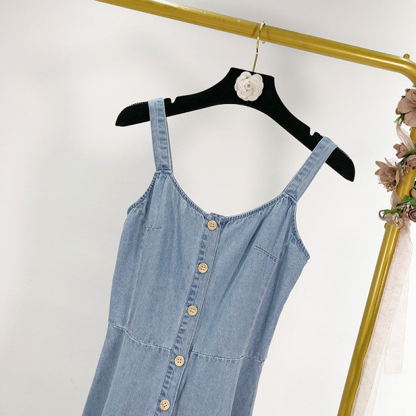 Új modell nyári ruha kék pántokkal és gombokkal