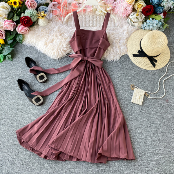 Modern női rakott ruha vékony pántokkal, több színben