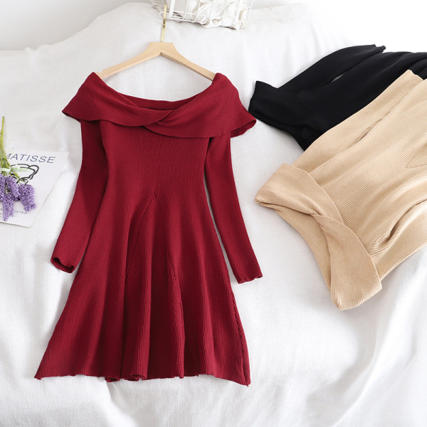 Rochie casual de dama in rosu, negru si bej cu maneci lungi