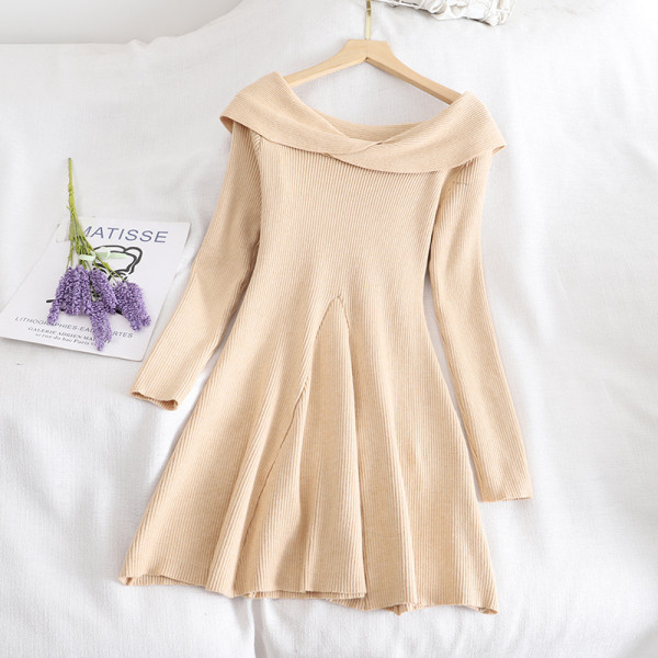 Rochie casual de dama in rosu, negru si bej cu maneci lungi