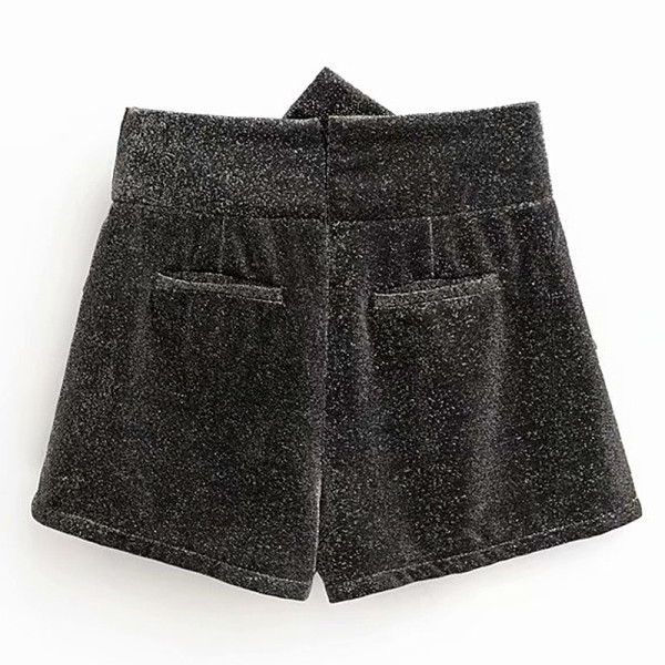 Modern rövidnadrág szürke szalaggal és cipzárral