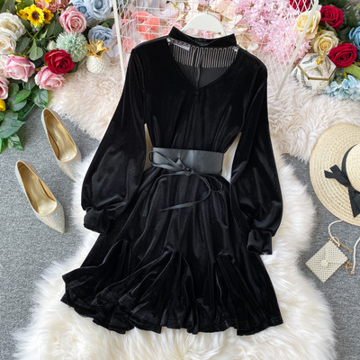 Modern női ruha hosszú ujjal és magas bársonygallérral barna, kék, bordó és fekete színben